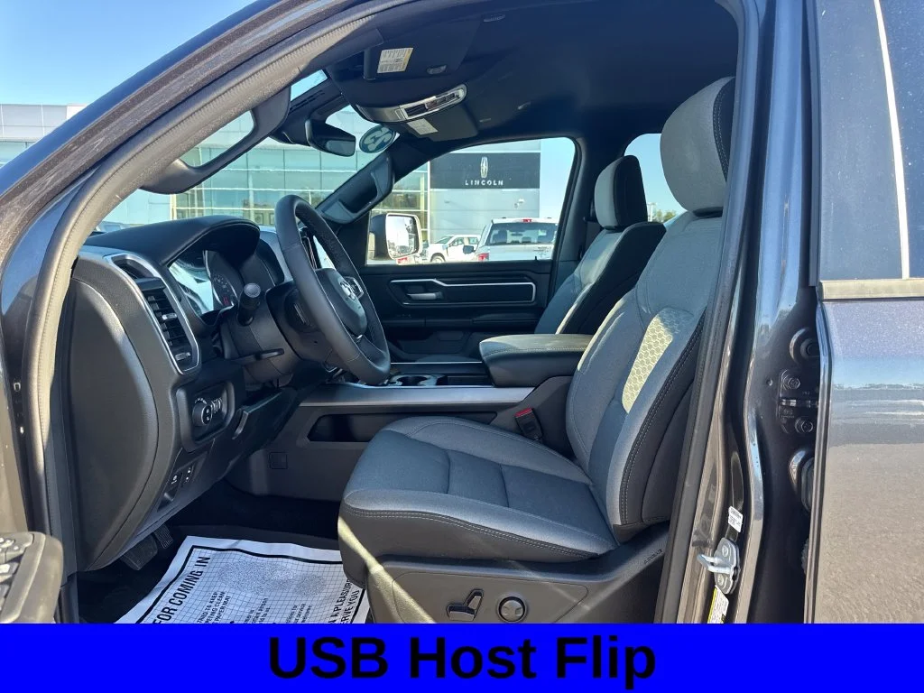 Used 2025 Granite Crystal Clearcoat Metallic Ram Big Horn/Lone Star image 30