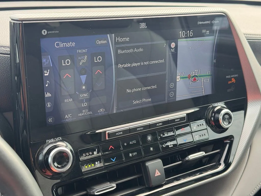 Used 2021  Toyota Platinum image 30