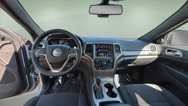 Used 2016 Silver Jeep Laredo image 16