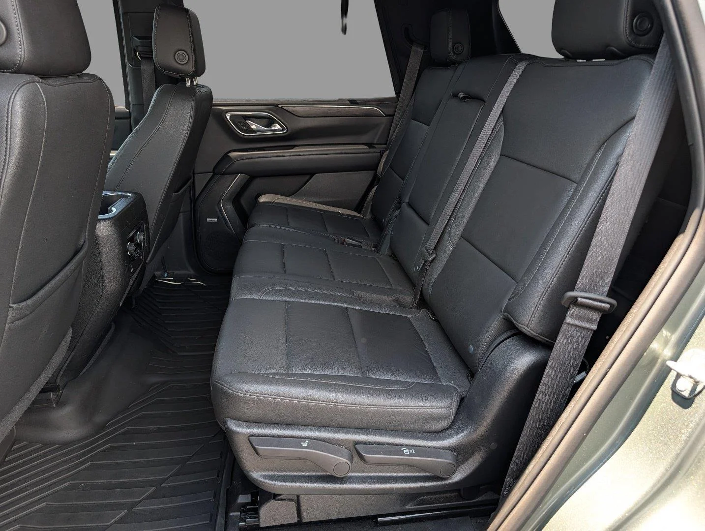 Used 2023 SILVER SAGE METALLIC Chevrolet LT image 31