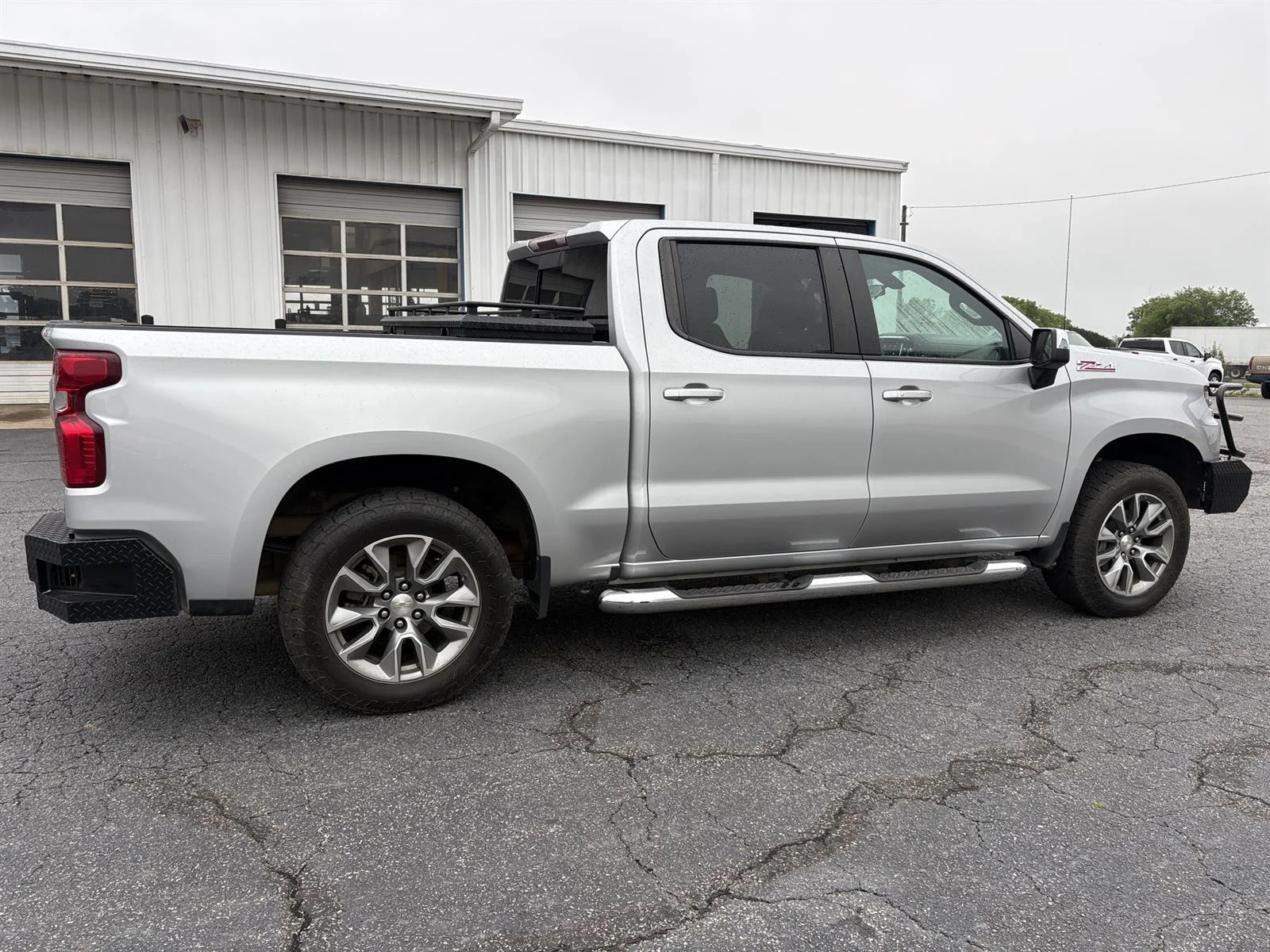 Used 2020 SILVER ICE METALLIC Chevrolet LT image 9