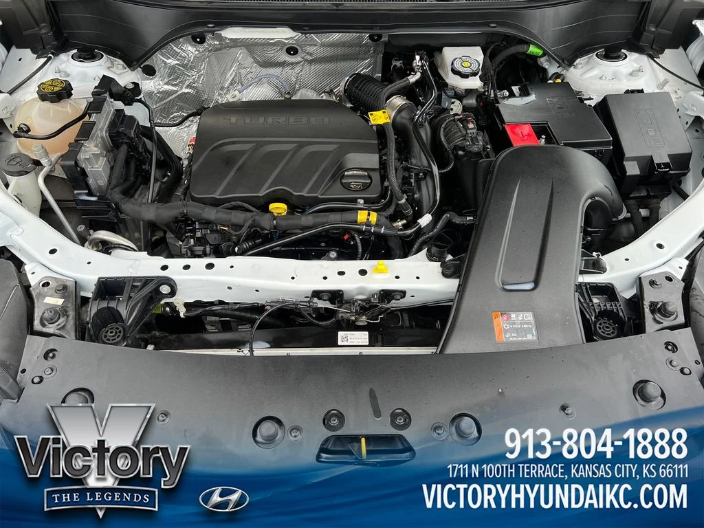 Used 2025 White Chevrolet LT image 22