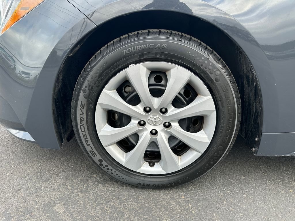 Used 2024  Toyota LE image 11