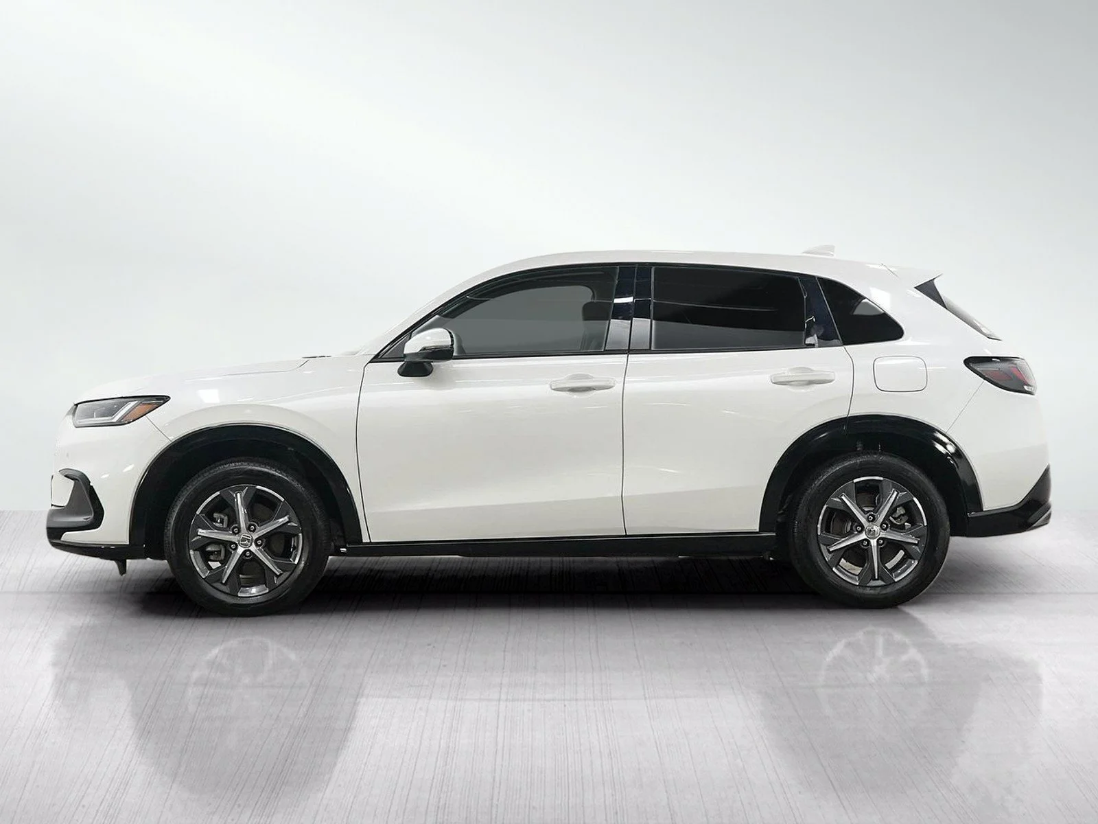 Used 2025 Honda HR-V EX-L with VIN 3CZRZ2H72SM787697 for sale in Burnsville, Minnesota
