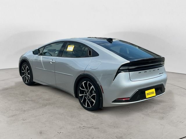 Used 2024  Toyota XSE Premium image 3