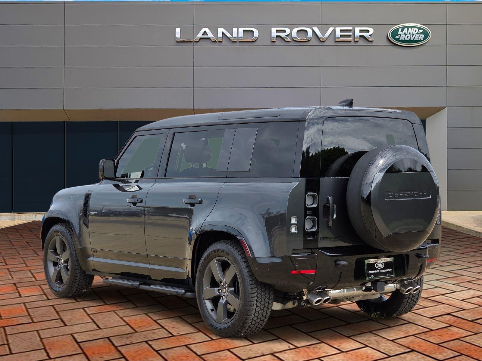 Used 2025 Carpathian Grey Premium Metallic Land Rover V8 image 6