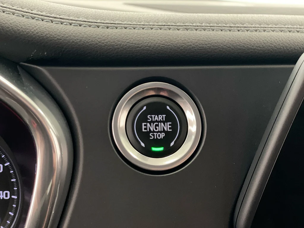 Used 2020 RED Chevrolet LT image 17