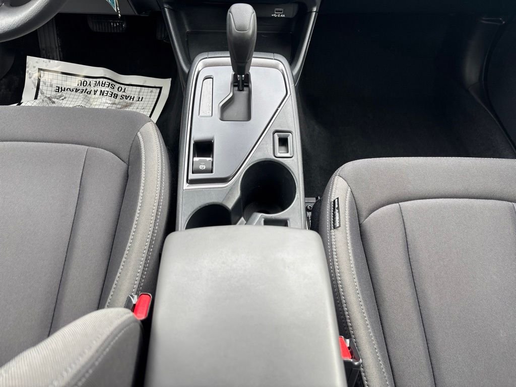 Used 2024 White Subaru Base image 29