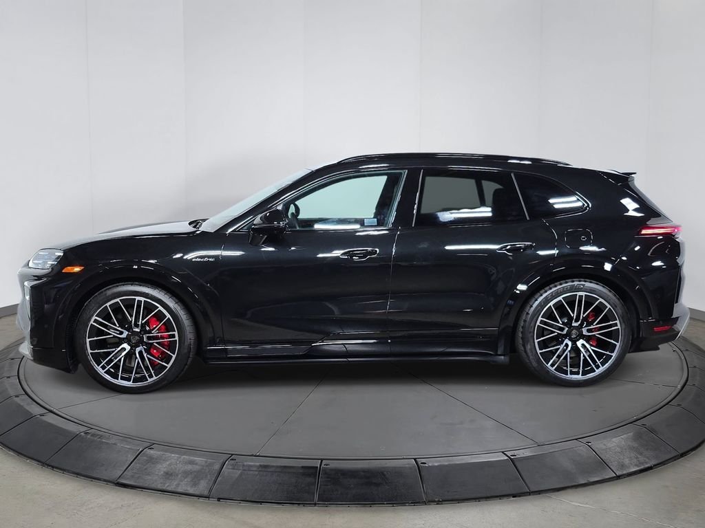 New 2026  Porsche Turbo image 2