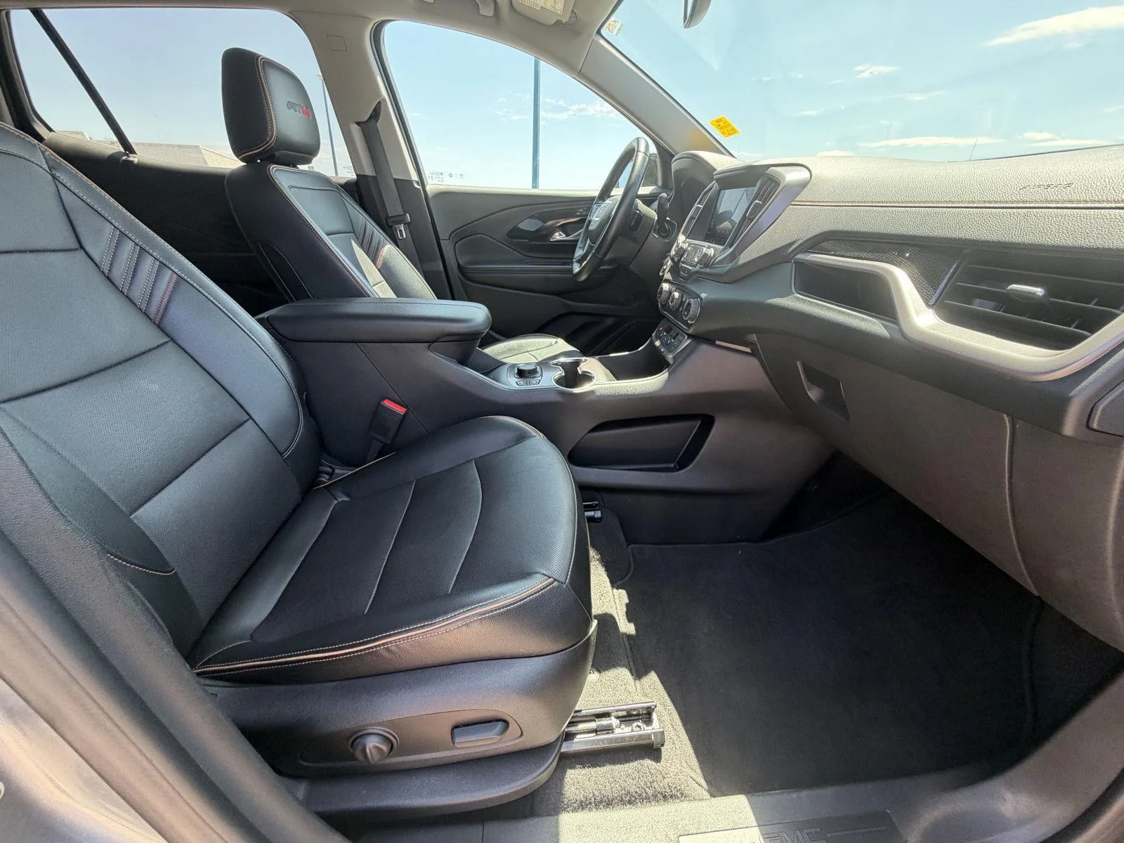 Used 2023 Sterling Metallic GMC AT4 image 17
