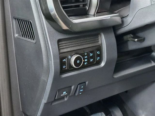 New 2027 Agate Black Metallic Ford F-250® Lariat® image 10