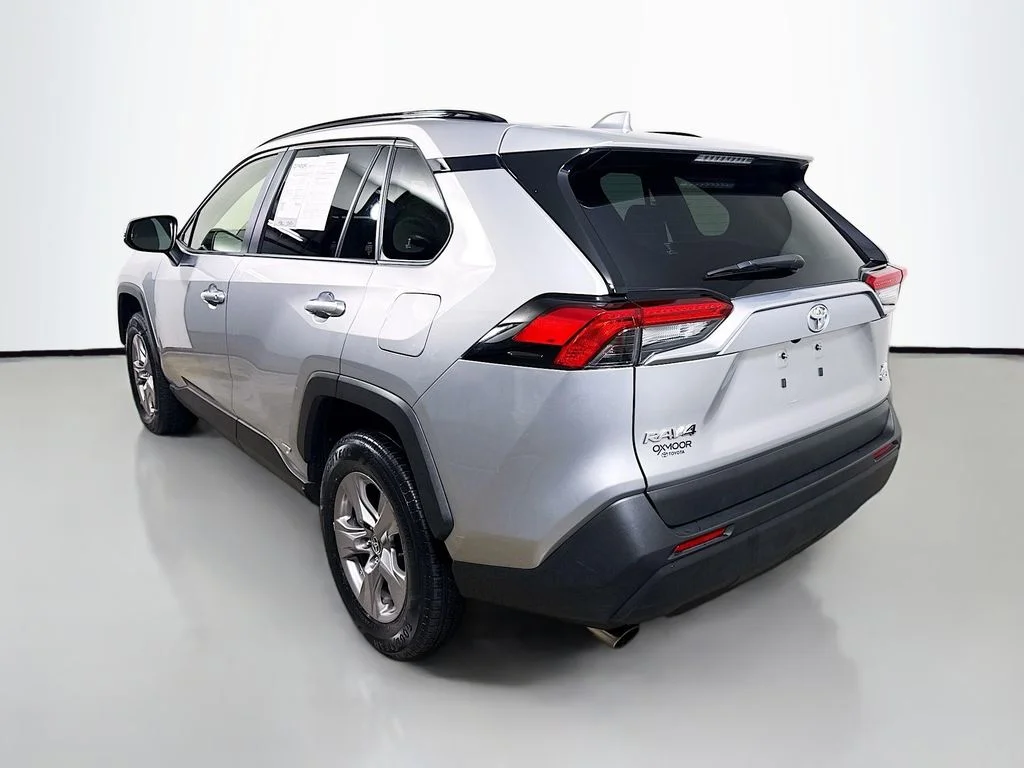 Used 2025 Silver Sky Metallic Toyota Hybrid XLE image 5