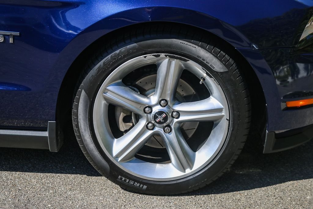 2010 Ford Mustang GT - Photo 12