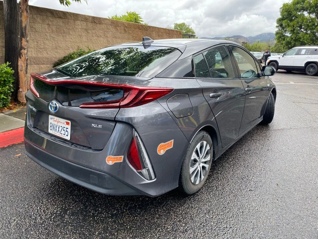 Used 2020 Gray Toyota XLE image 7