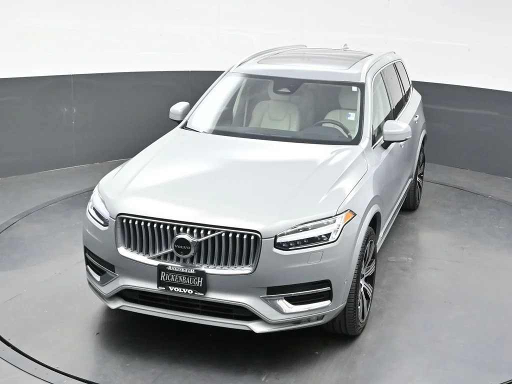 Certified Used 2024 Vapour Grey Volvo Plus image 33