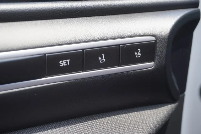Used 2023  Hyundai Limited image 17
