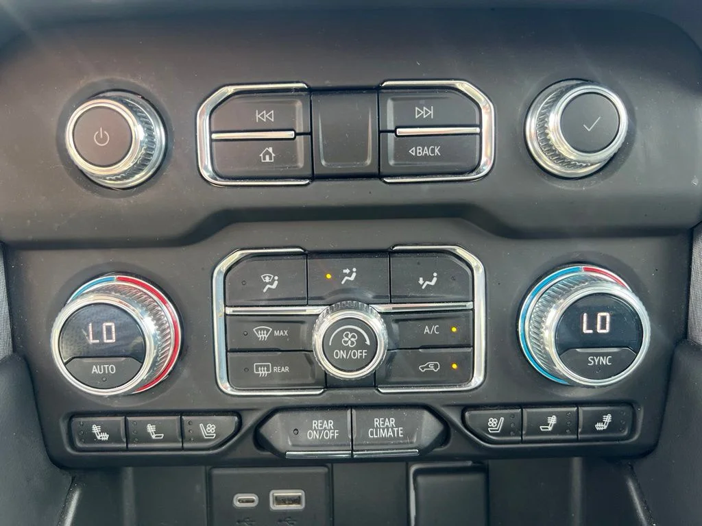 Used 2023 Silver GMC SLT image 18