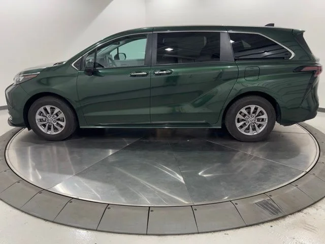 Certified Used 2024  Toyota XLE image 2