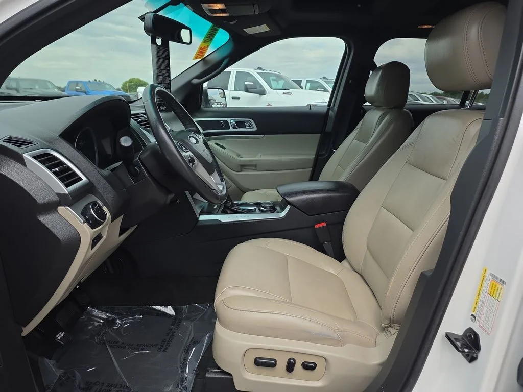 Used 2014 White Ford XLT image 16