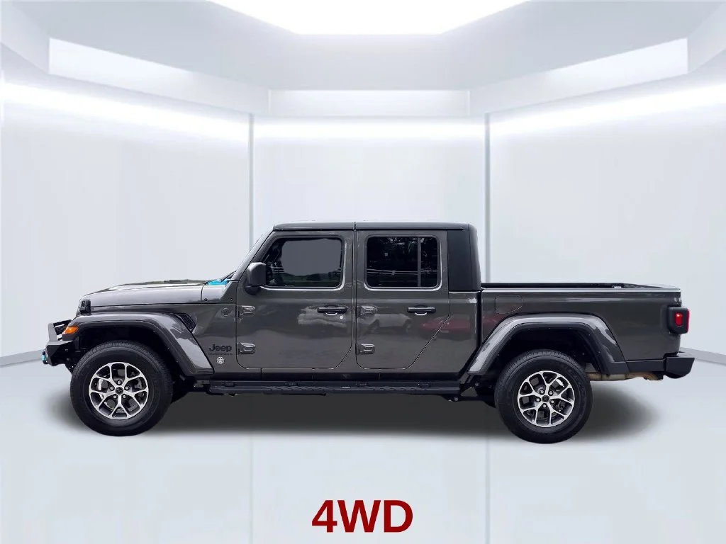 Used 2024 Gray Jeep Sport S image 15