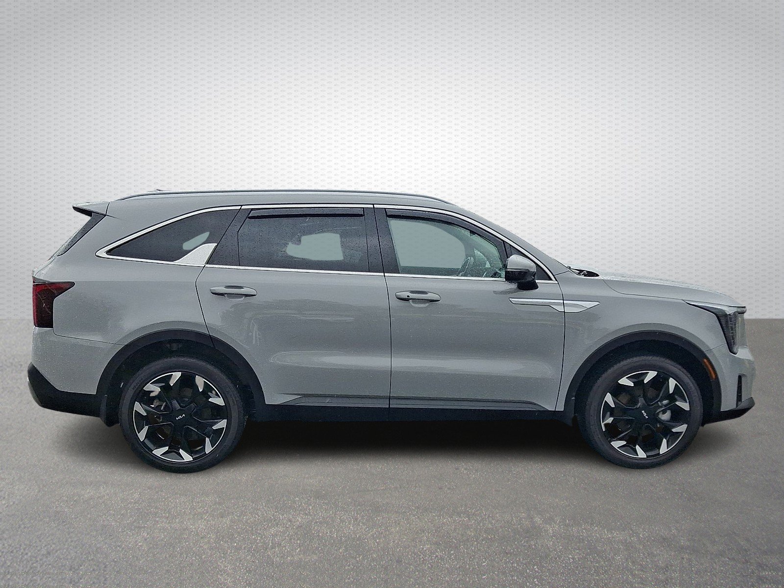Used 2025 Wolf Gray - C7S Kia EX image 7