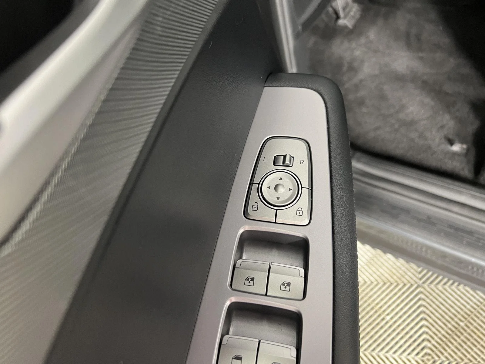 Used 2024 Steel Graphite Hyundai XRT image 24