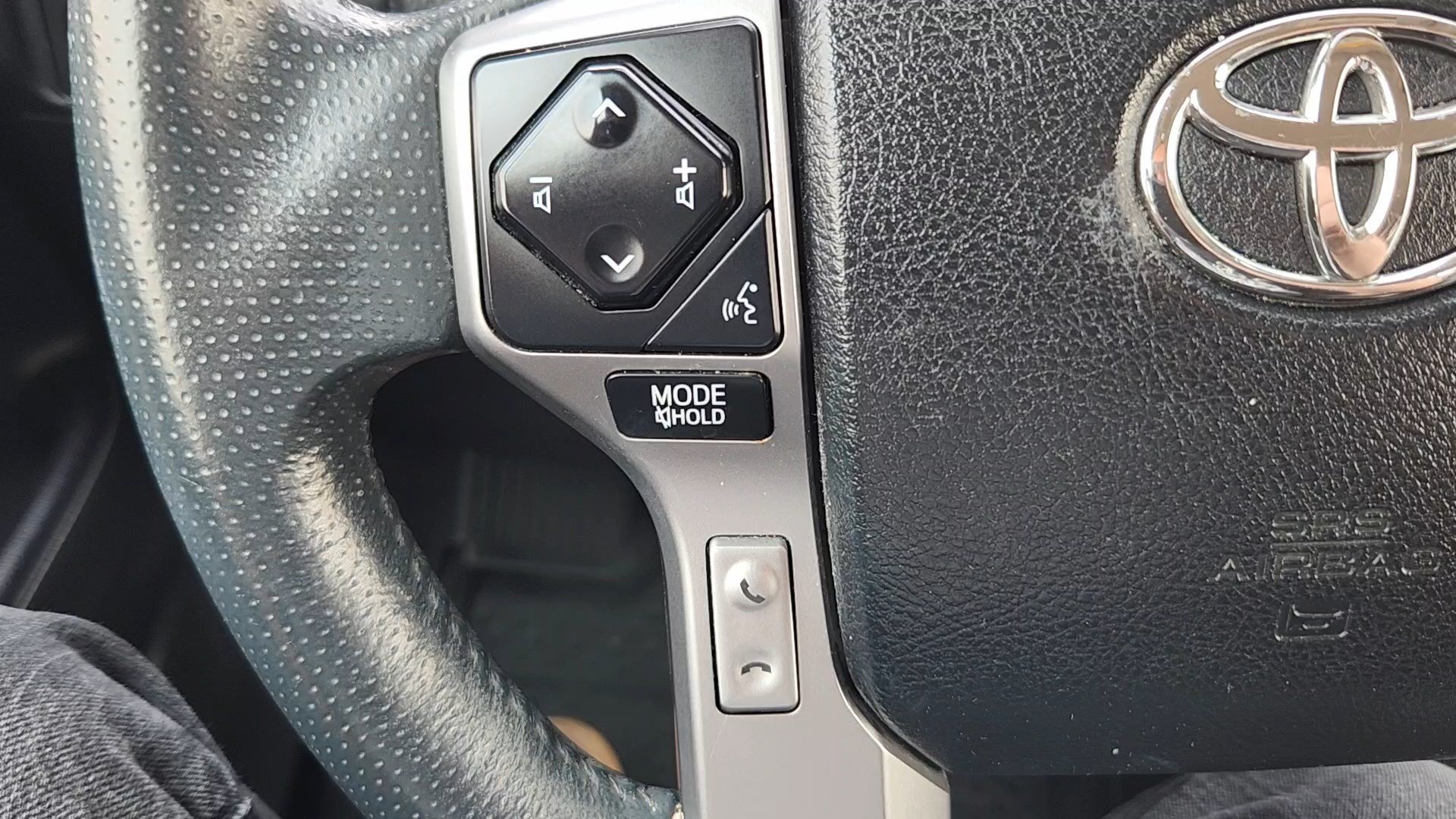 Used 2021 Classic Silver Metallic Toyota SR5 image 11