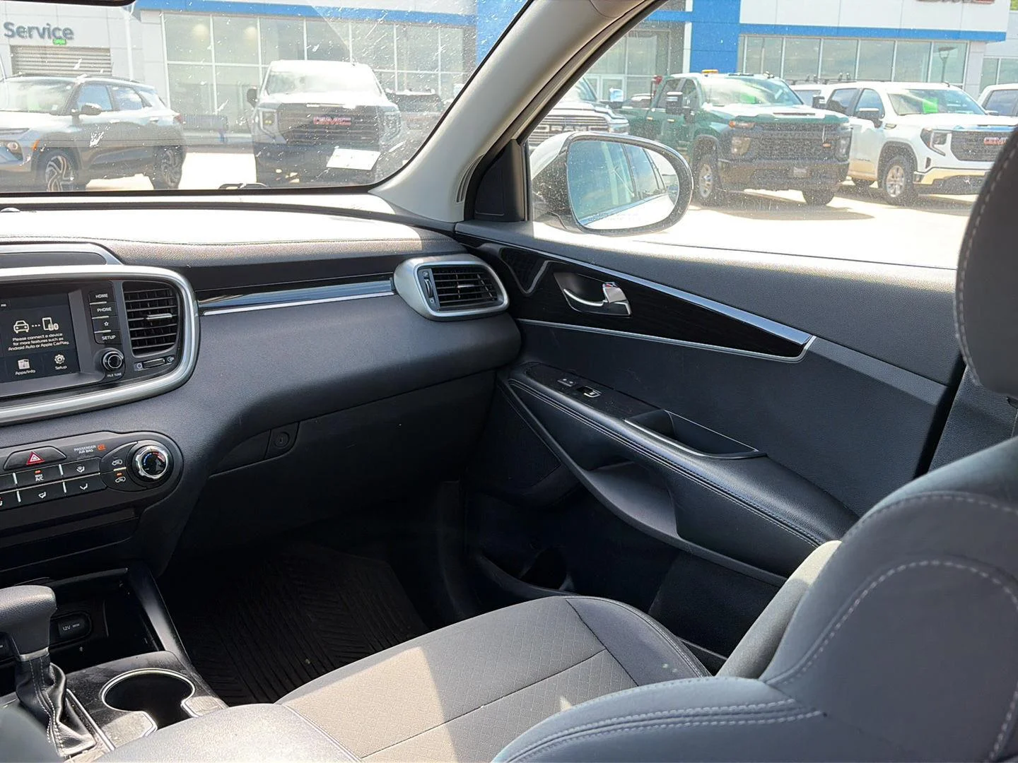 Used 2019 White Kia LX image 30