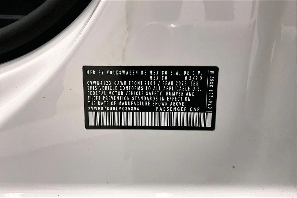 Used 2020 White Volkswagen SEL Premium image 19
