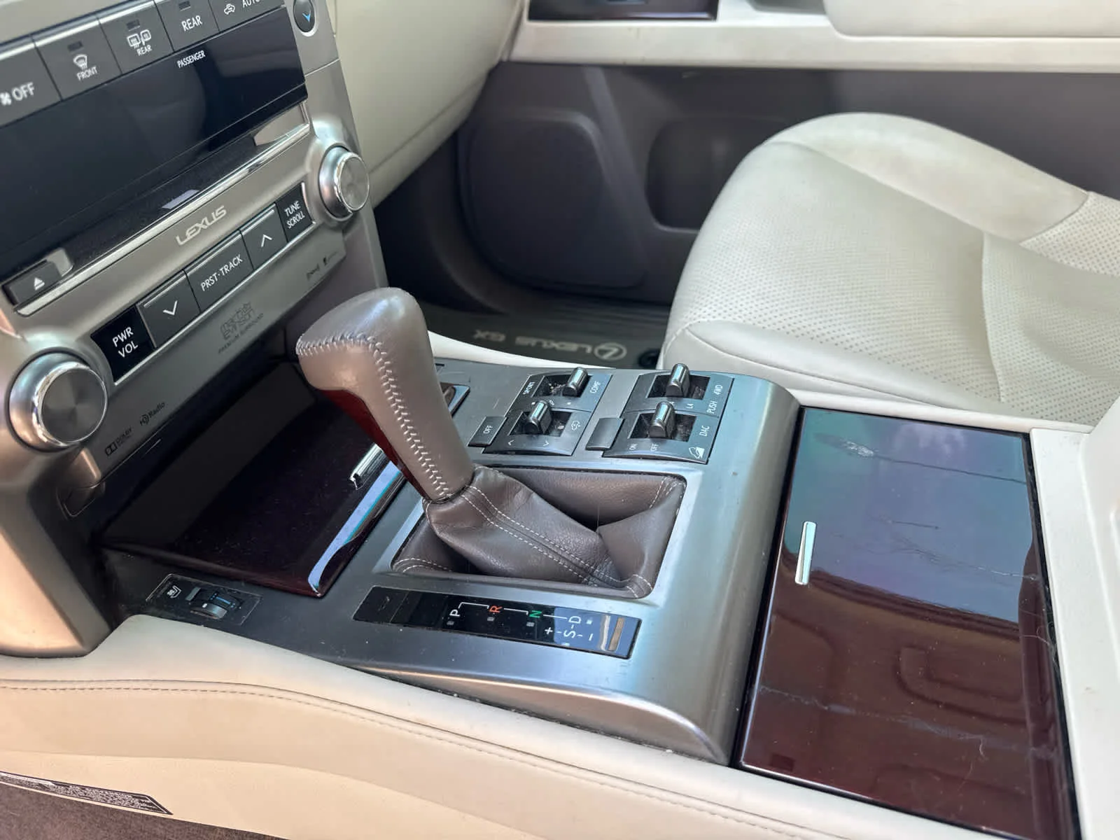 Used 2017 Silver Lining Metallic Lexus Luxury image 12