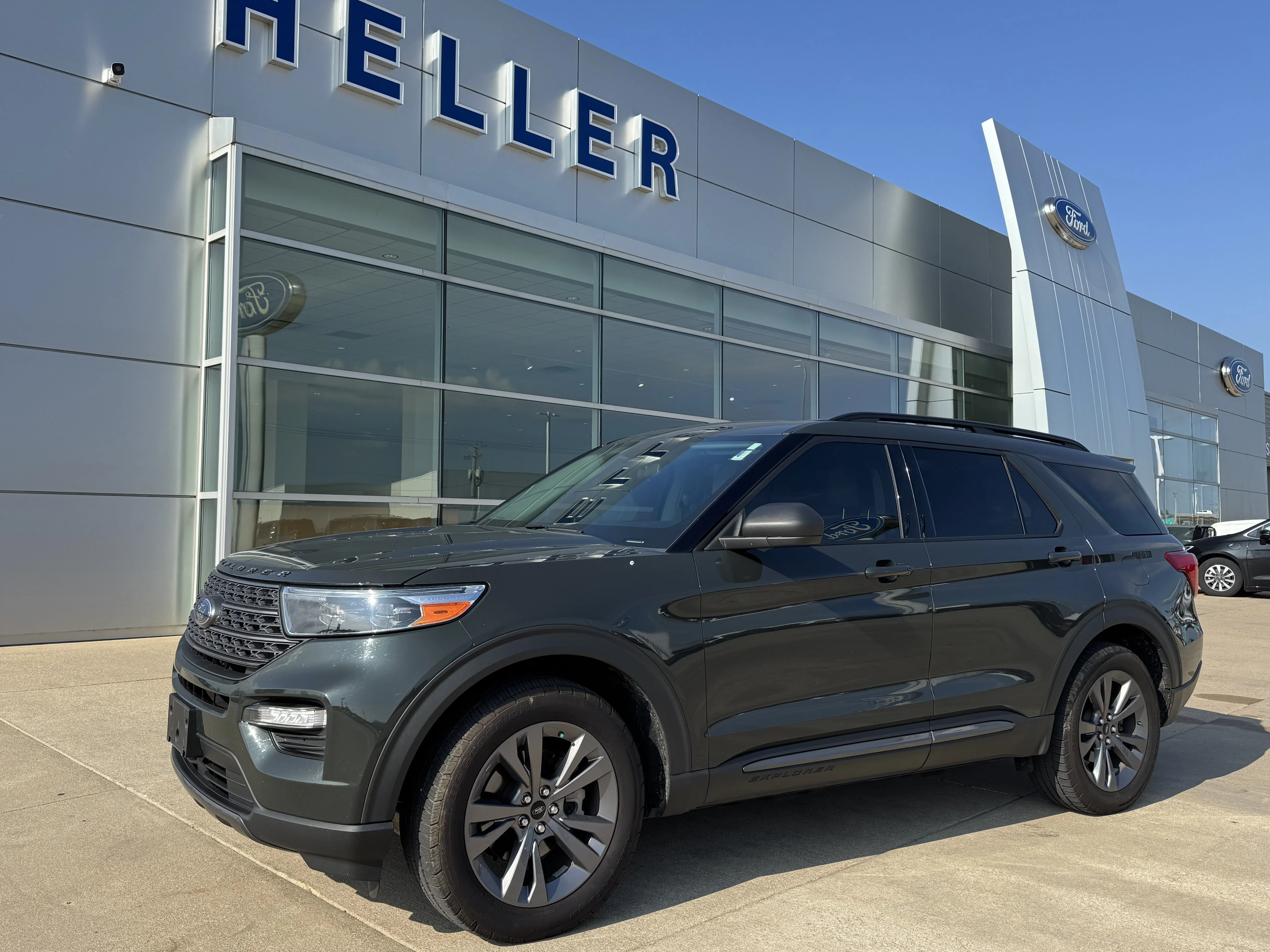 Used 2021 Green Metallic Ford XLT image 3
