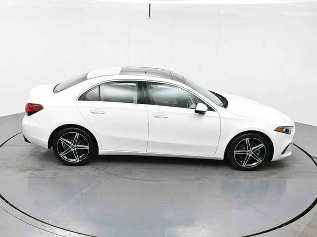 Used 2022 Polar White Mercedes-Benz A 220 image 39