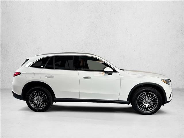 New 2026 Polar White Mercedes-Benz GLC 300 image 34
