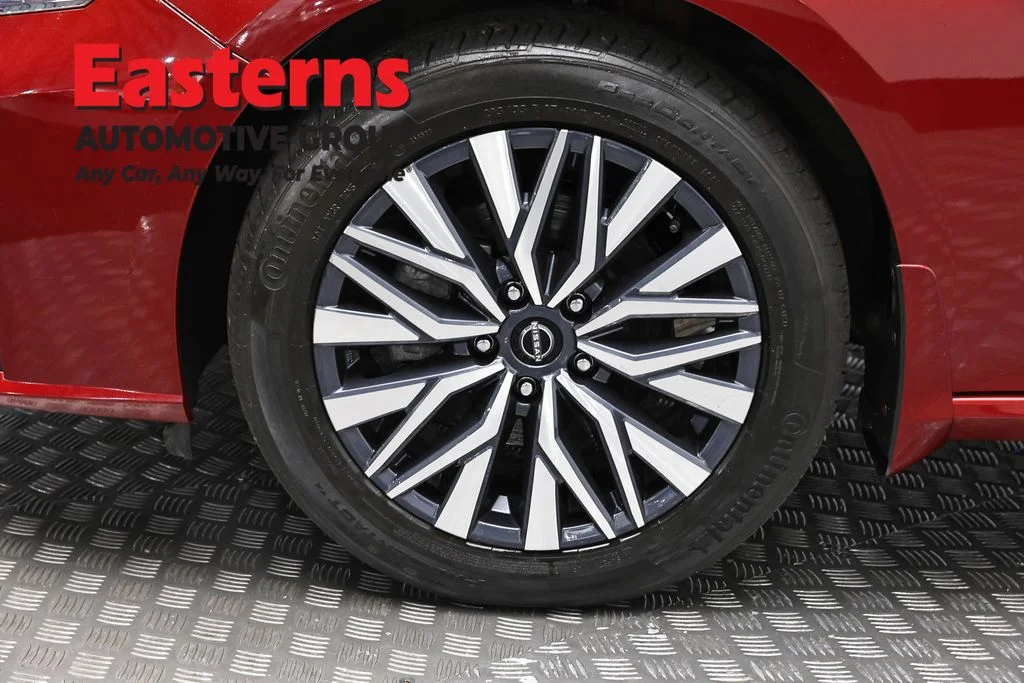 Used 2023 Red Nissan 2.5 SV image 32