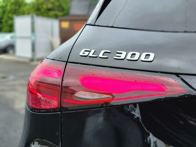 Used 2026 Black Mercedes-Benz GLC 300 image 10