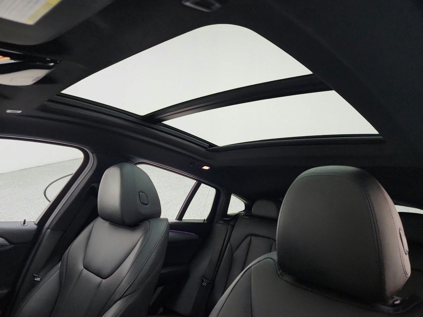 Used 2020 Jet Black BMW xDrive30i image 23