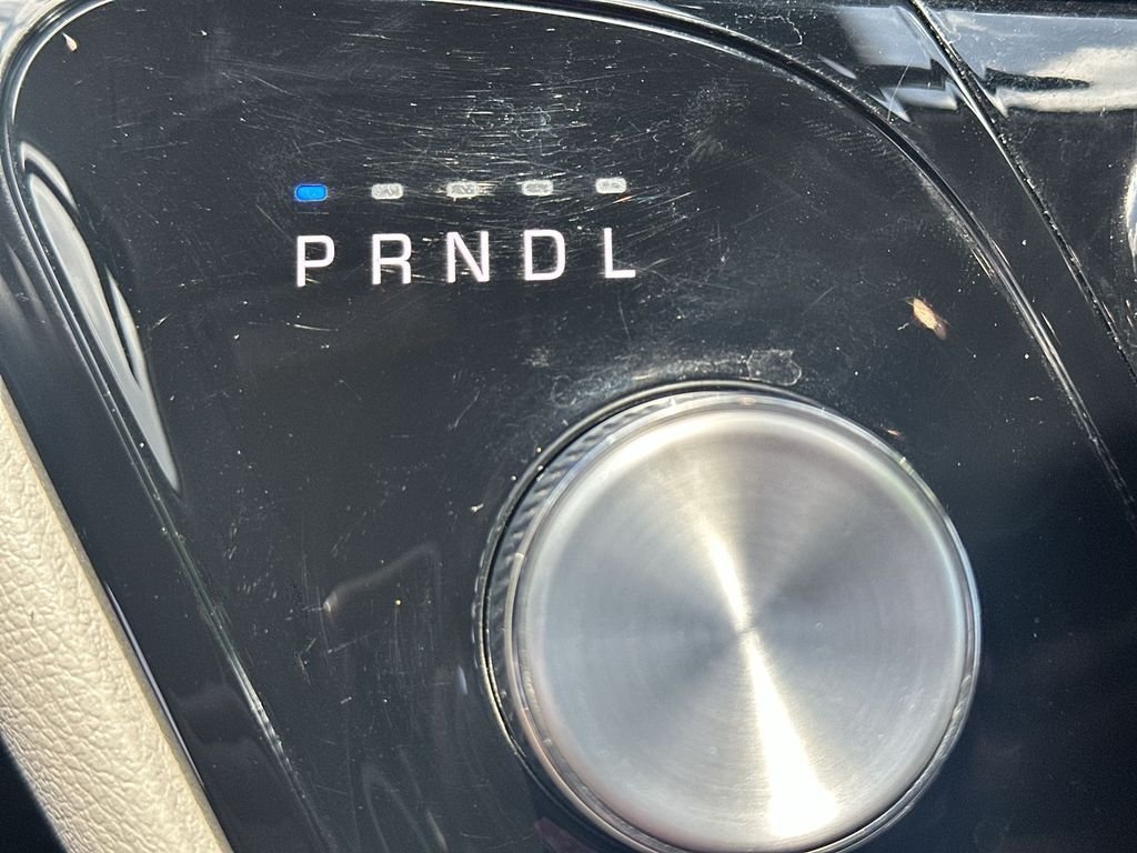 Used 2022 Black Chrysler LX image 27