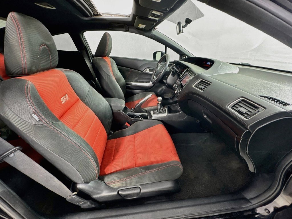 Used 2015 Crystal Black Pearl Honda Si image 31