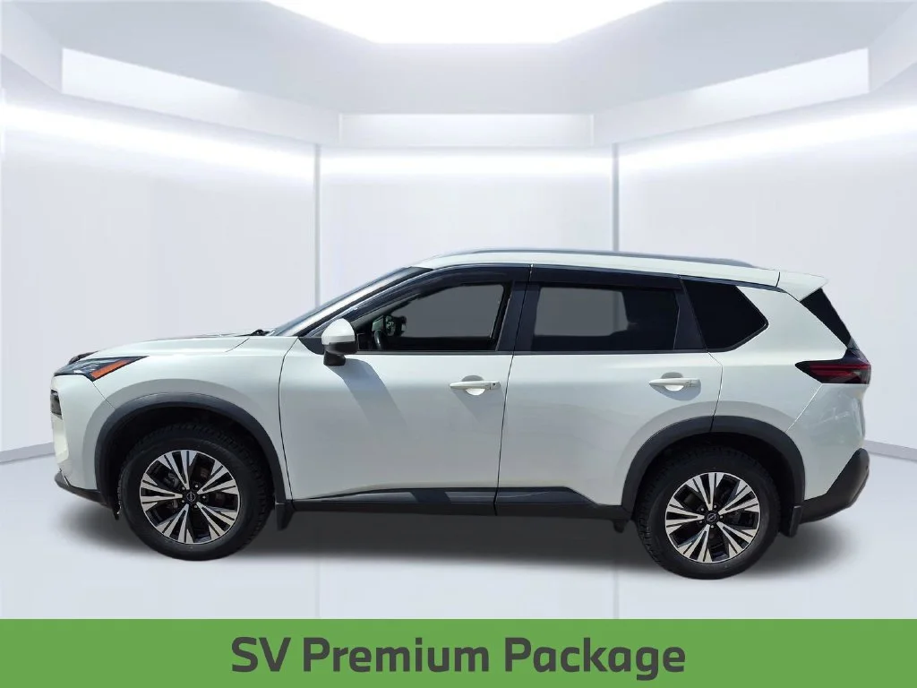 Used 2022 White Nissan SV image 2