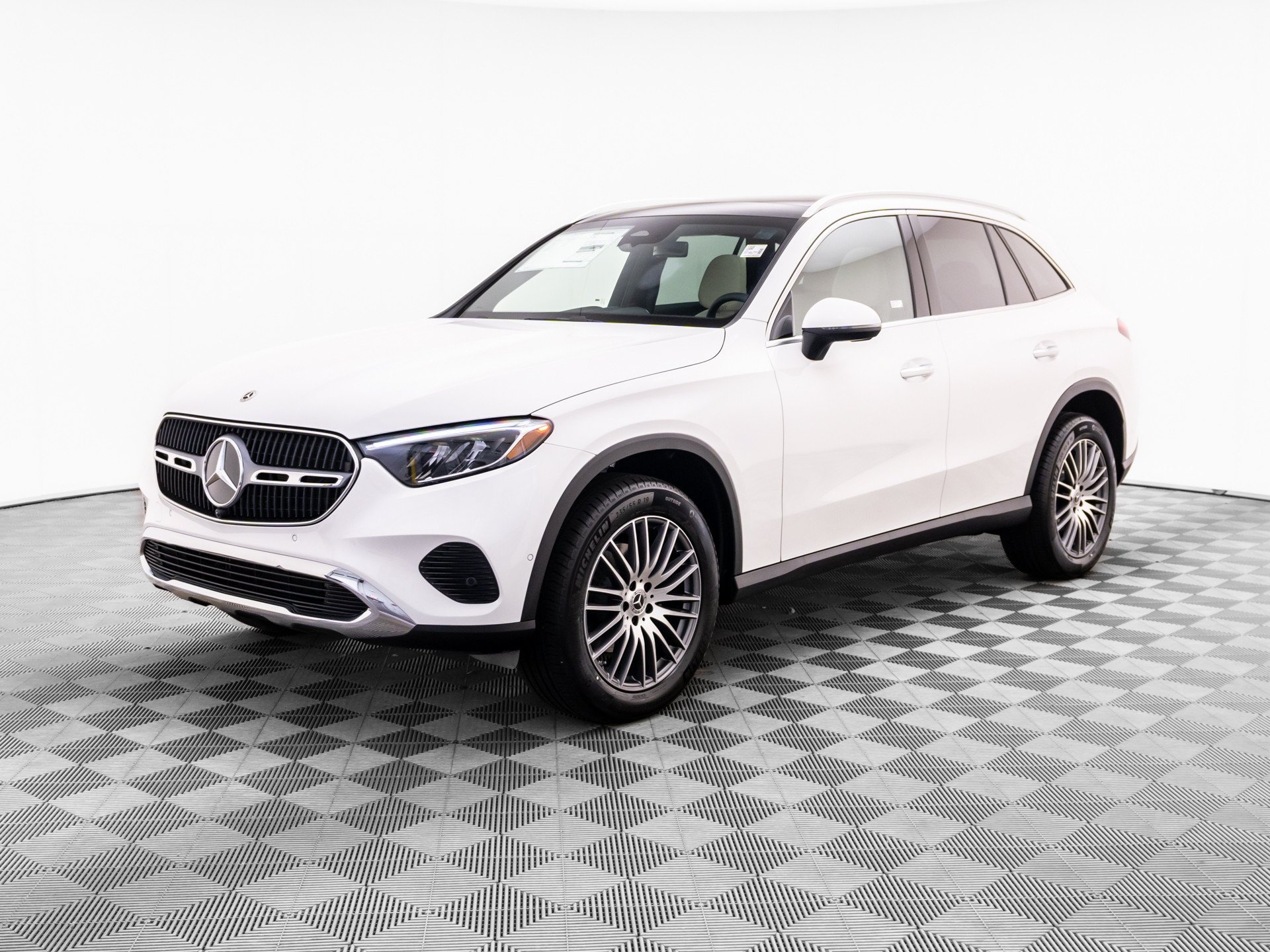New 2026 White Mercedes-Benz GLC 300 image 1