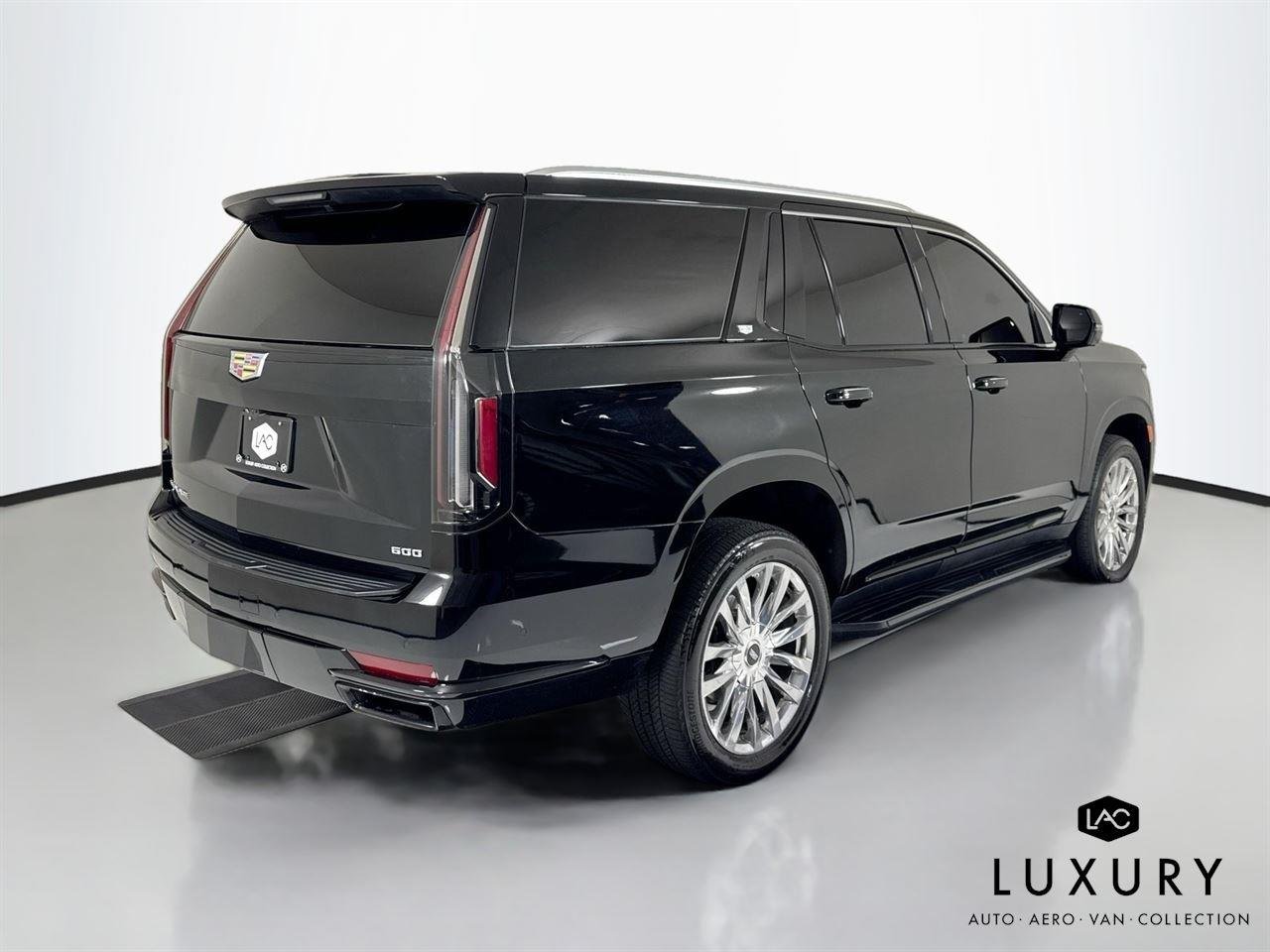 Used 2023 Black Raven Cadillac 4WD Premium Luxury | Super Cruise | Rear Seat Entertainment image 6