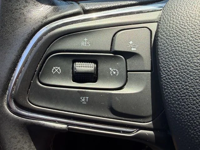 Used 2020 Gray Buick Preferred image 27