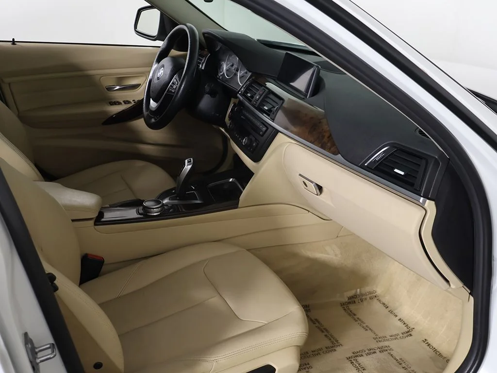 Used 2015 White BMW 328i xDrive image 25