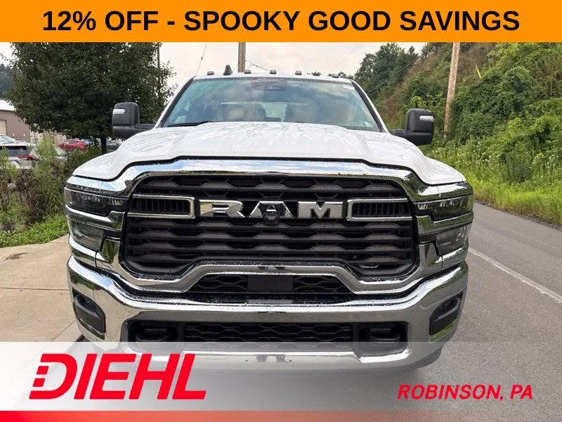 New 2026 Bright White Clear-Coat Exterior Paint RAM Tradesman image 2
