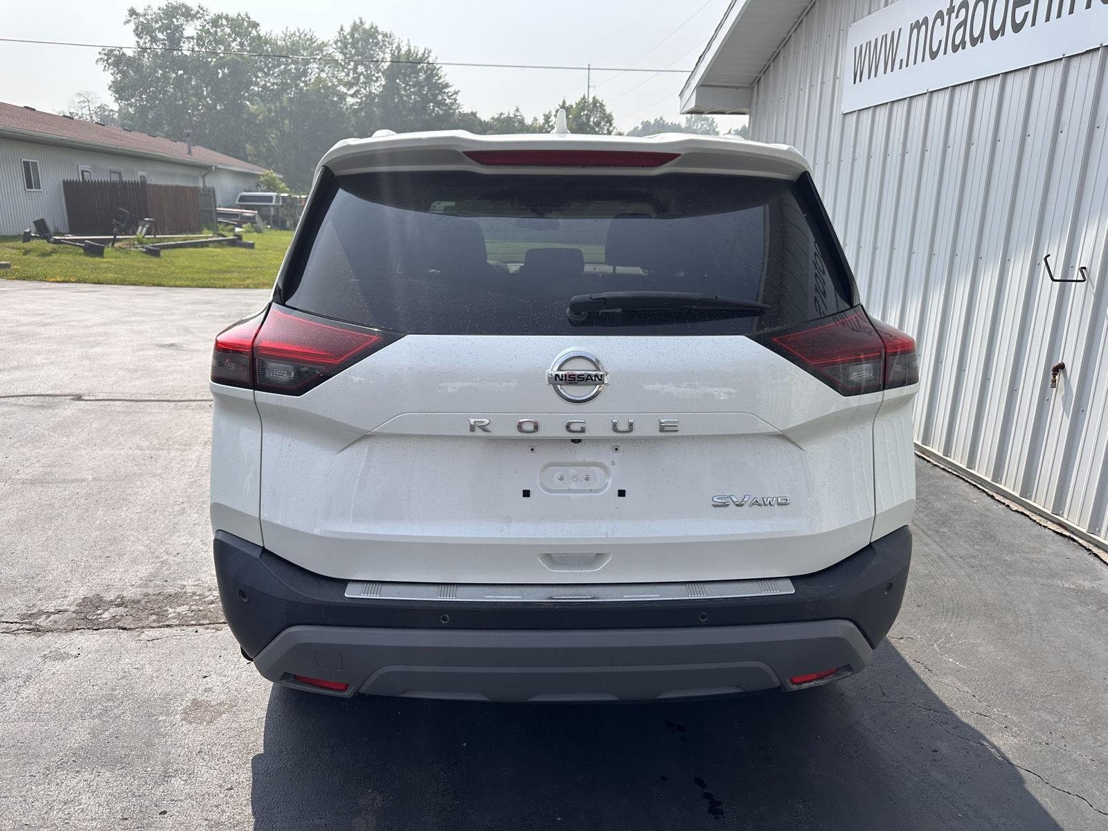 Used 2021 Pearl White Tricoat Nissan SV image 8