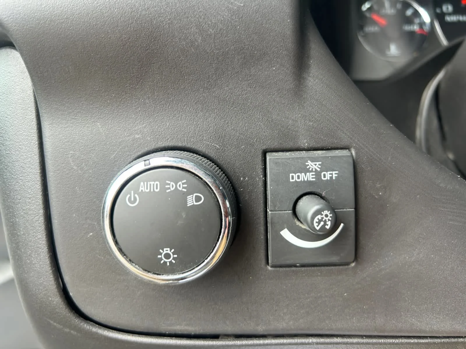 Used 2024 Summit White Chevrolet  image 24