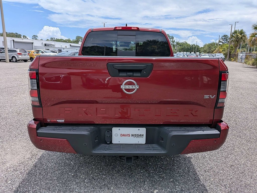 Used 2024 Cardinal Red Metallic TriCoat Nissan 4x2 SV 4dr Crew Cab 5 ft. SB image 4