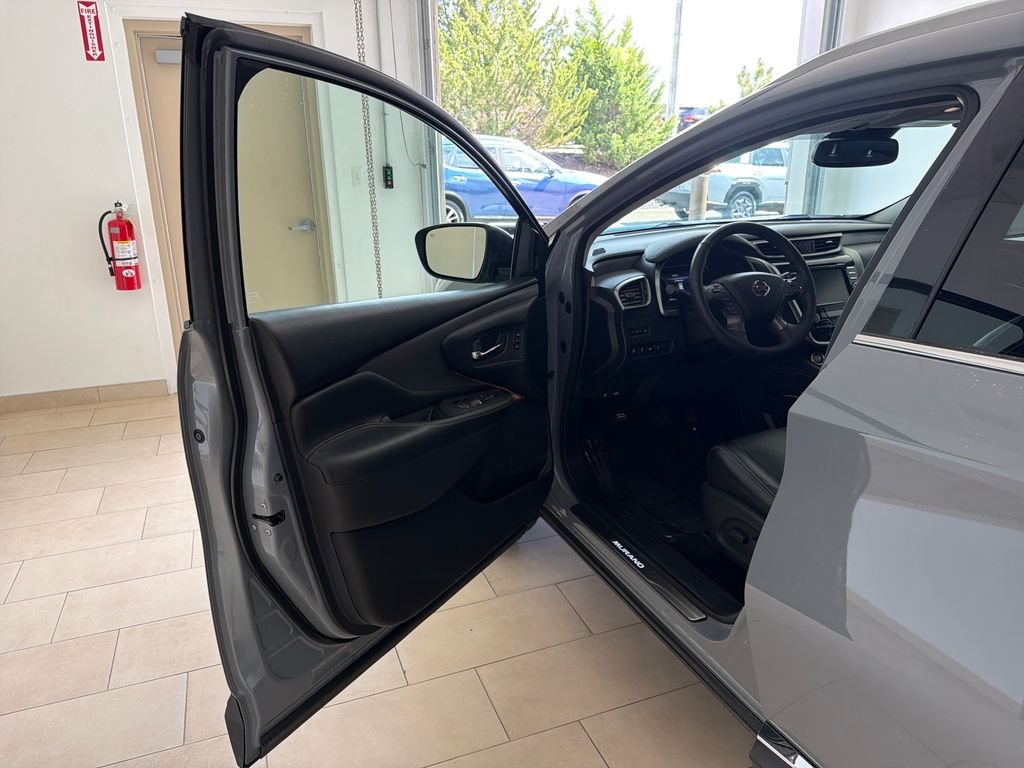 Certified Used 2022 Gray Nissan SL image 10