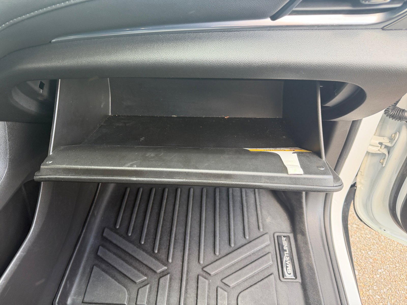 Used 2022 Summit White Chevrolet LT Cloth image 31