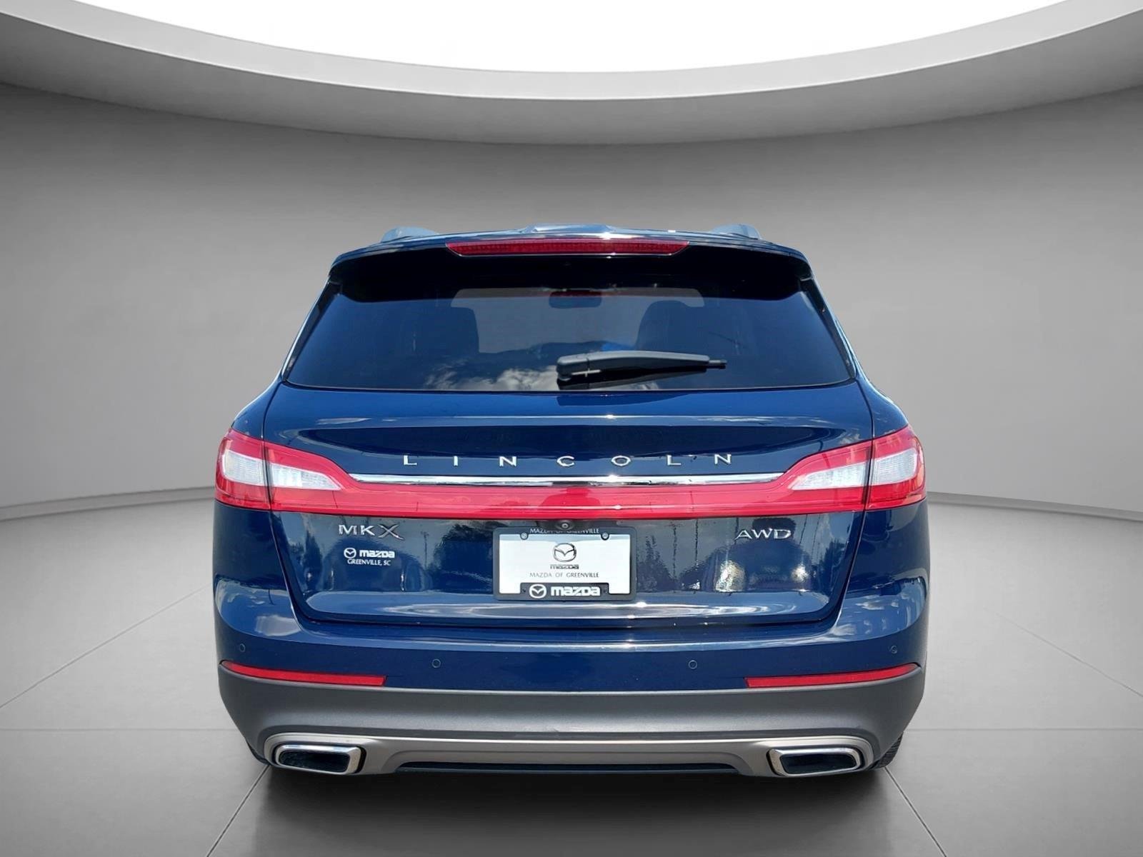 Used 2018 Blue Diamond Metallic Lincoln Reserve image 4